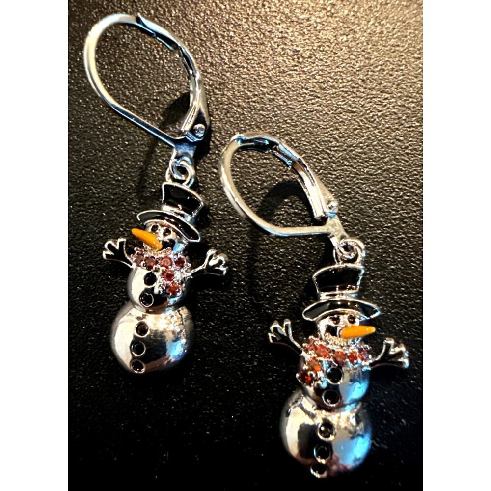 Snowman Dangle Earrings Silver Tone Leverback Closure